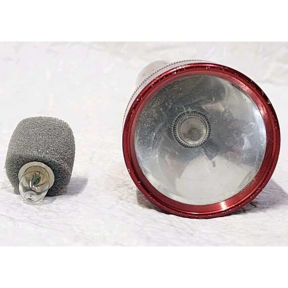 Vintage Tested Maglite Flashlight 2D Cell Red 10" Ships With Extra Light Bulb - Picture 2 of 12